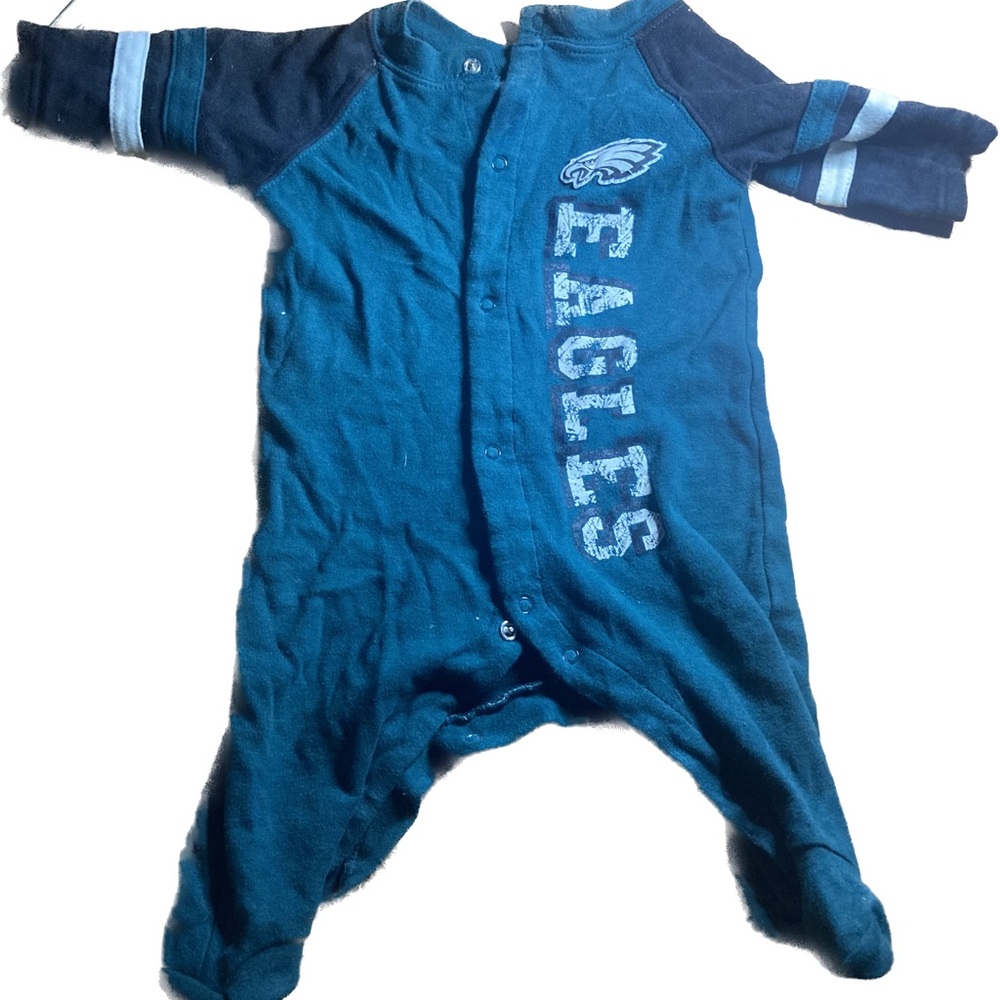 Eagles NFL Philadelphia baby outfits 0/3 and 3/6 months